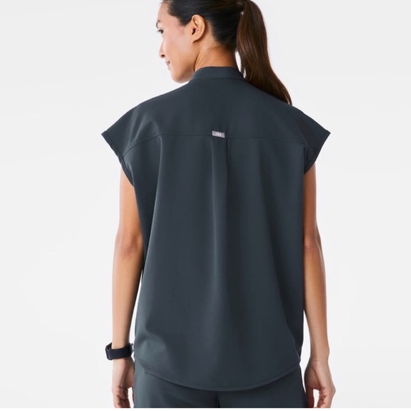 NWT FIGS Women's Dark Harbor Rafaela Oversized Scrub Top - Picture 2 of 8